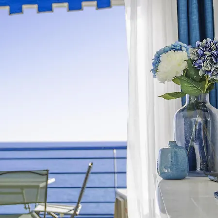 Bord De Mer- -antibes Juan * أنتيب